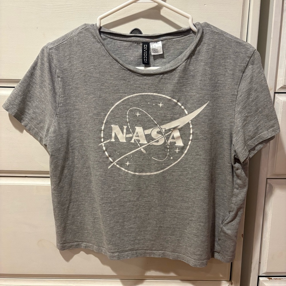 H&M Divided Gray T-Shirt
